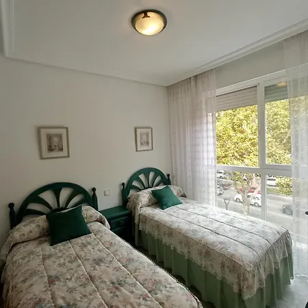 Central 20 W Sea Views By Homing *